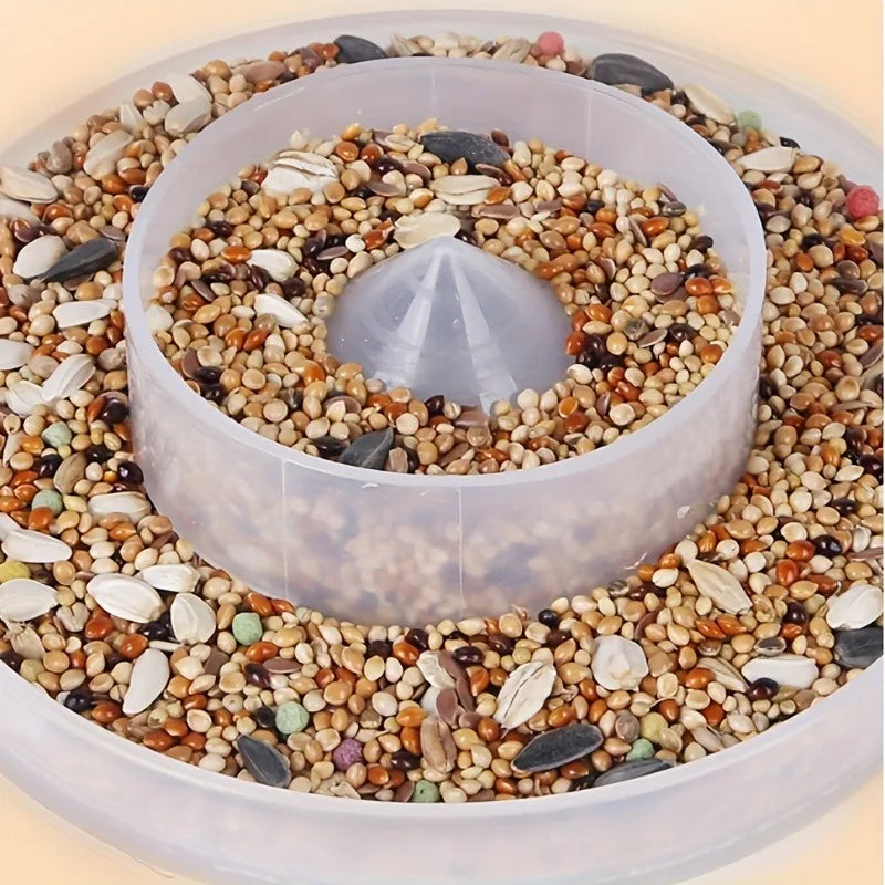 Detalle del dispensador de agua para aves